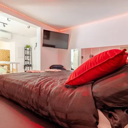 Appartamento Loveroom Avec Balnéo Privative *