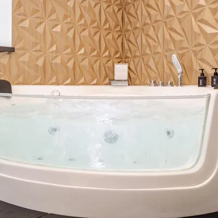 公寓 Loveroom Avec Balneo Privative